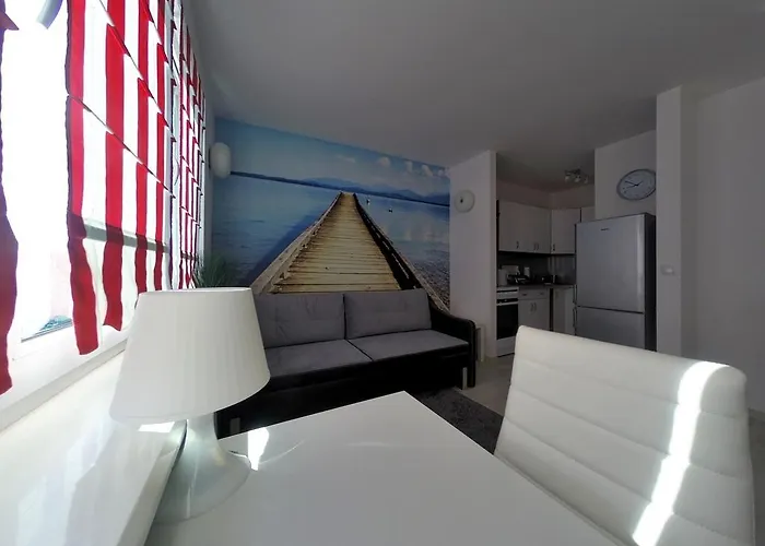 Avis Skwer Kosciuszki 39 * グディニャ